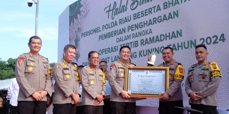 Pengamanan Mudik dan Arus Balik Lebaran 2024 Dinilai Sukses, 6 Kapolres di Riau Raih Penghargaan