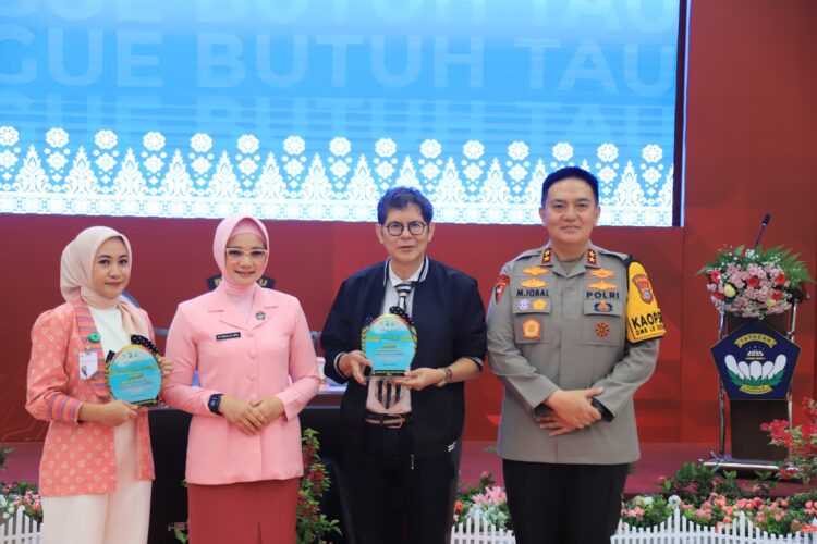 Dalam Rangka Hut ke 44, Yayasan Kemala Bhayangkari Cabang Riau Gelar Webinar Kesehatan Bersama dr Boyke