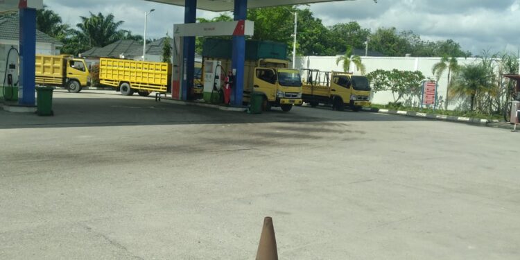 Manejer SPBU KM 2 Garuda Sakti Pastikan Pecat Bagi Oknum Layani Pengisian Mobil Lansir BBM Subsidi  ( Mapia )