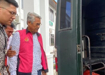 Tim Penyidik Kejari Kuansing Tetapkan Mantan Bupati Kuansing Tersangka