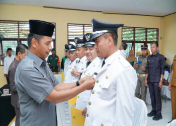 Pj Bupati Kampar Diwakili Sekda, Lantik 7 Pj Kepala Desa di Tapung