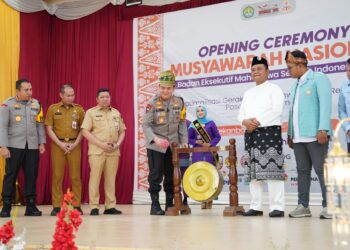 Kapolda Riau dan Waka Polda Hadiri Munas BEM SI Ke-XVII