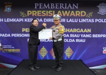 Dirlantas Polda Riau KBP Taufiq Lukman Nurhidayat, SIK,. MH Raih Presisi Award Dari LEMKAPI