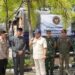 Pangdam I/BB Dampingi Menhan Prabowo Subianto Serahkan Bantuan Korban Bencana Sumbar