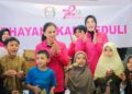 Sapa Pengungsi Banjir Bandang Sumbar, Ketum Bhayangkari Hibur Anak-anak Pengungsi