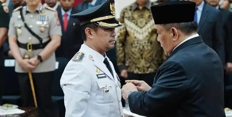 Diduga Tidak Ada Pejabat Di Riau, Pj Gubri SF Hariyanto Resmi Lantik Risnandar Mahiwa Putra Sulteng Sebagai Pj Wali Kota Pekanbaru Atas SK Mendagri