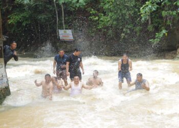 Kenalkan Objek Wisata, Kapolres Inhu Ajak PJU dan Personel ke Lokasi Air Terjun Tembulun Kinutan