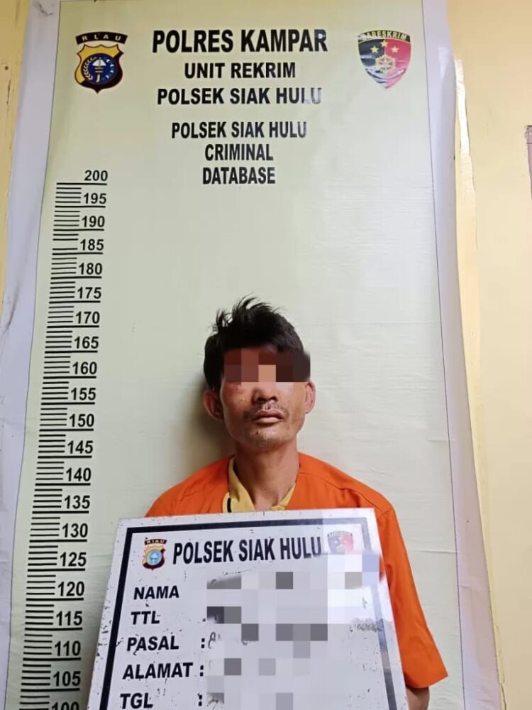 Bertahun Tahun Cabuli Anak Tiri, Ayah Tiri Ditangkap Massa dan Digiring Kemapolsek Siak Hulu