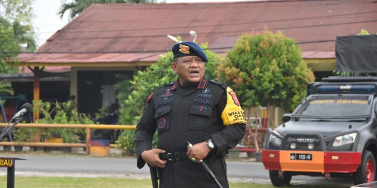 Dansat Brimob Riau Terjunkan Ratusan Personel Amankan Kunker Presiden RI Joko Widodo ke Kota Dumai