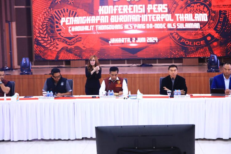 Kerjasama Polri dan Polisi Thailand, Buronan dari Thailand Tongduang Chaowalit alias Pang Nardone Ditangkap di Bali