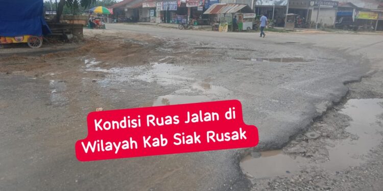 Ruas Jalan di Kecamatan Tualang Rusak Parah, PUPR Siak Kemana Aja