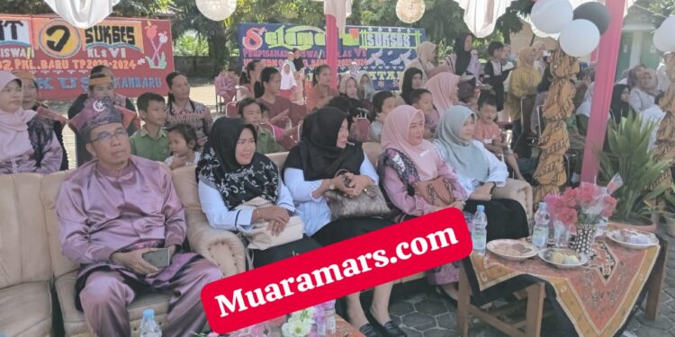 UPT SD Negeri 002 Pangkalan baru Laksanakan Pelepasan dan Perpisahan Siswa-Siswi Kelas VI