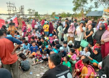 Penambangan di Kolong Kenari melakukan Kegiatan Berbagi Rejeki Kepada Warga Desa Nibung