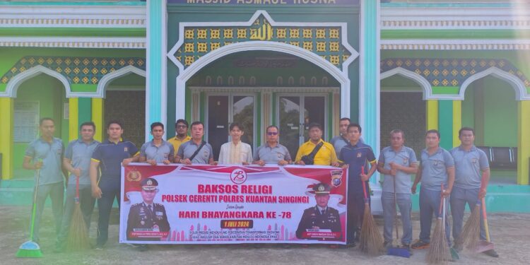 Sampena HUT Bhayangkara Ke 78 Polsek Cerenti Adakan Bakti Religi Di Masjid Asmaul Husna