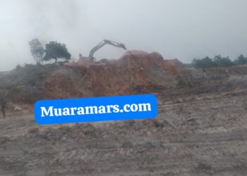 Warga Desa Sungai Pinang Hentikan Mobil Lansir, Quari Ilegal Jenis Galian C Tanah Urug Beranak Pinak di Kampar” Langgar UU No 3 Tahun 2020 Pasal 158 ” APH Kemana…!!!
