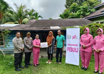 Kapolsek Kuantan Tengah dan Bhayangkari Polsek Kuantan Tengah Gelar Bansos dalam Rangka HUT Bhayangkara ke-78