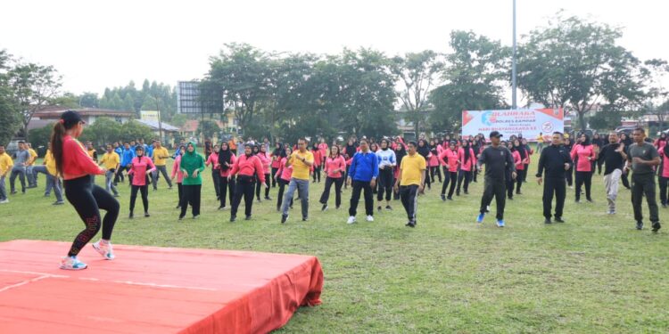 Peringati Hari Bhayangkara ke-78, Polres Kampar Gelar Olahraga Bersama
