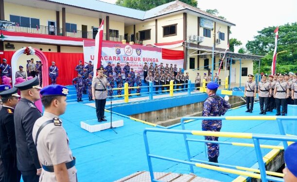 Polda Riau Gelar Upacara Tabur Bunga di Sungai Siak, Jelang Peringatan Hari Bhayangkara Ke-78