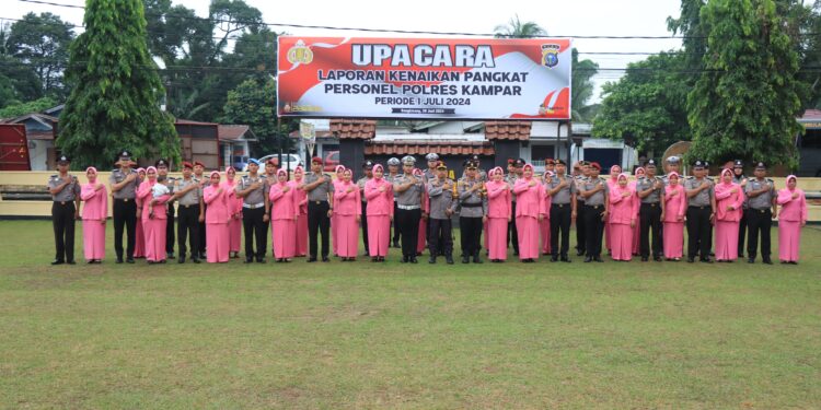 Kapolres Kampar Pimpin Upacara Kenaikan Pangkat Personil Periode 1 Juli 2024