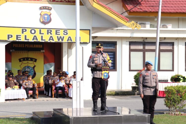 Kapolres Pelalawan Pimpin apel Gelar Pasukan Operasi Patuh Lancang Kuning 2024