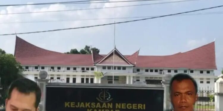 Mafia Tanah Mantan Kades Indra Sakti Misdi” Hadiri Panggilan Penyidik di Kejari Kampar