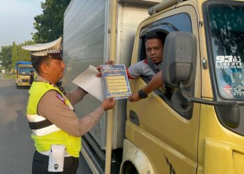Sat Lantas Polres Kampar Gelar Sosialisasi Ops Patuh Lancang Kuning 2024 Bagi Pengguna Jalan
