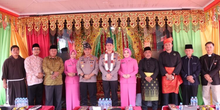 Tradisi Penyambutan Kapolres Inhu Berlangsung Khidmat, Ini Yang Disampaikan AKBP Fahrian Saleh Siregar