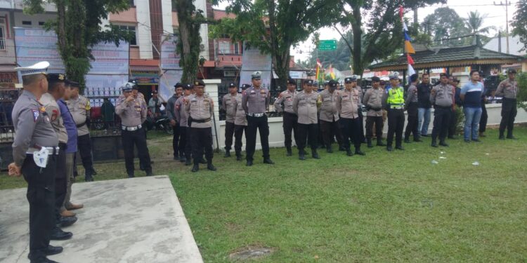 Polres Kuansing Gelar Apel Pengamanan Festival Pacu Jalur Tradisional 2024 di Kecamatan Benai
