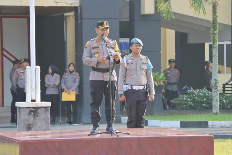 Kapolres Kuansing Pimpin Apel Gelar Pasukan Kesiapsiagaan Penanggulangan Karhutla di Kabupaten Kuansing