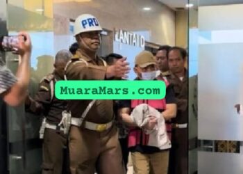 Tim Penyidik Kejagung Meringkus Mantan Bupati Kotawaringin Barat Ujang Iskandar di Bandara Soekarno-Hatta Setelah dua Kali Mangkir dari Pemeriksaan