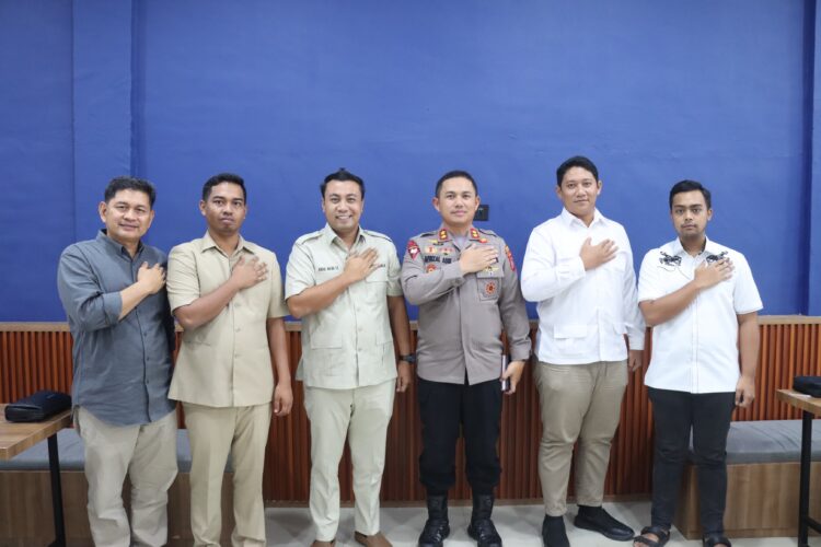 Wujudkan situasi Kamtibmas yang kondusif jelang Pilkada serentak tahun 2024, Kapolres Pelalawan inten lakukan silaturahmi Cooling System kepada Pengurus Partai Kabupaten Pelalawan.