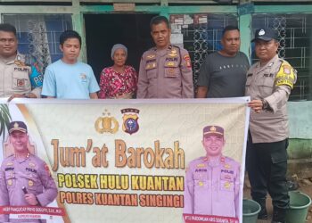 Polres Kuansing Bersama Polsek Jajaran Gelar Jumat Curhat dan Jumat Barokah