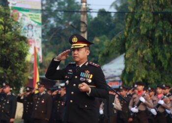 Kapolres Kampar Pimpin Upacara Pengibaran Bendera Merah Putih di HUT RI ke-79