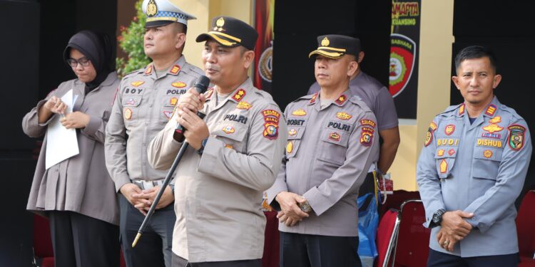 Kapolres Kuansing Pimpin Pelepasan Safety Riding Kampanye Keselamatan Merah Putih 2024