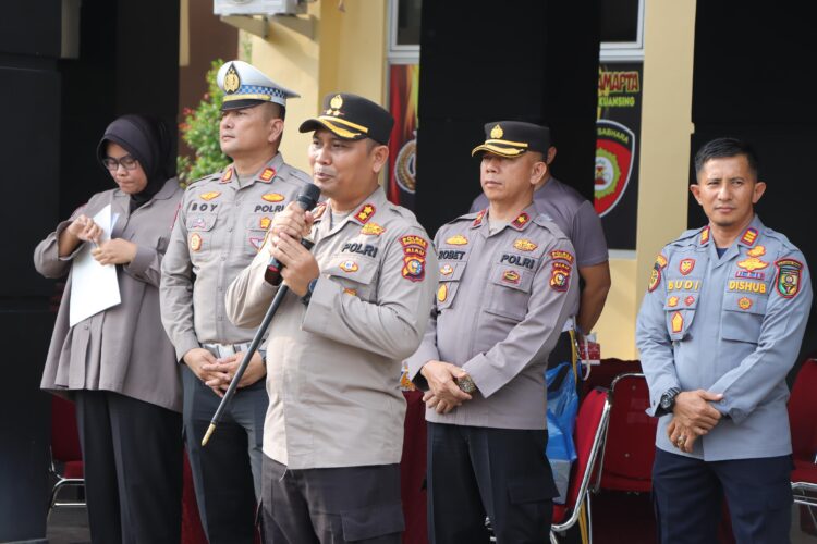Kapolres Kuansing Pimpin Pelepasan Safety Riding Kampanye Keselamatan Merah Putih 2024
