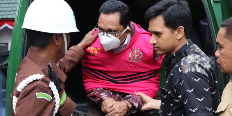 Kejati Maluku Berhasil Tangkap DPO Tipikor  Sekda SBT