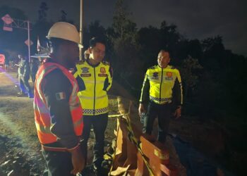 Curah Hujan Tinggi Jalan Lintas Riau Sumbar Amblas