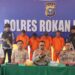 Press Release Tiga Kasus Menonjol, Kapolres Rohul Ungkap Motif Para Pelaku