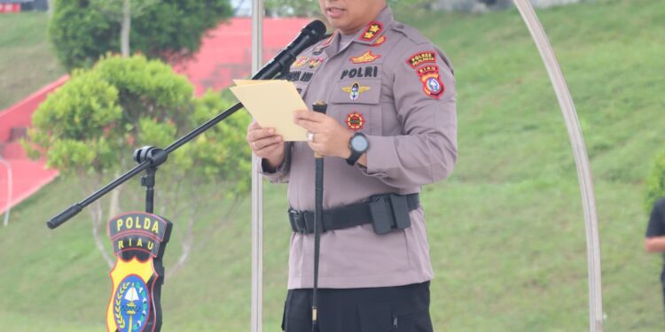 Polres Pelalawan Gelar Apel dan Peragaan silulasi Sispam Kota 2024
