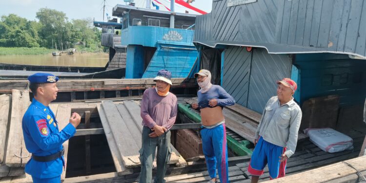 Bersama Desa Kota Bangun, Polri dan TNI Bersinergi Sampaikan Himbauan Cooling System