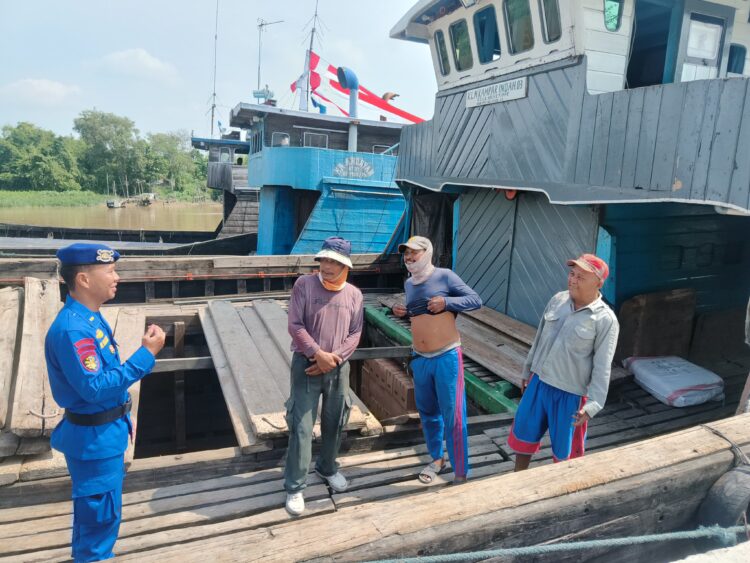 Bersama Desa Kota Bangun, Polri dan TNI Bersinergi Sampaikan Himbauan Cooling System
