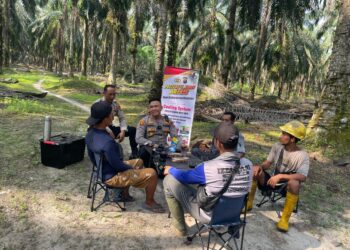Agar Pemilu Damai, Polsek LBJ Inhu Ngopi Keliling Bareng Masyarakat