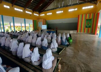 Polres Siak Sosialisasikan Bahaya Narkoba di Sekolah SMA Negeri 1 Mempura