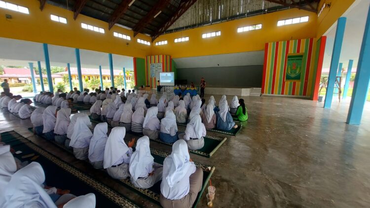 Polres Siak Sosialisasikan Bahaya Narkoba di Sekolah SMA Negeri 1 Mempura