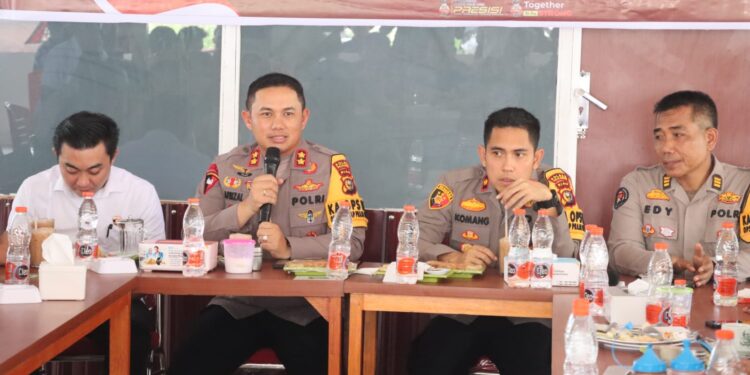 Kapolres Pelalawan AKBP Aprizal Asri, SIK Jalin Silaturahmi Bersama Awak Media