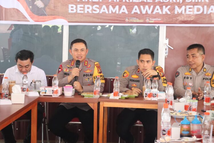Kapolres Pelalawan AKBP Aprizal Asri, SIK Jalin Silaturahmi Bersama Awak Media