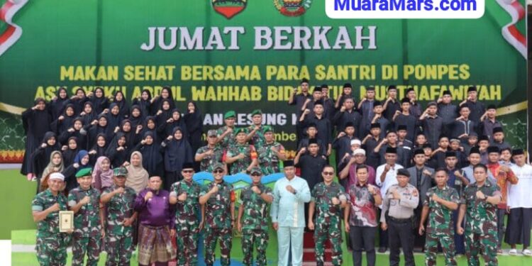 KOREM 031/WB Jumat Berkah Makan Sehat Bersama di Ponpes Asy Syekh Abdull Wahhab