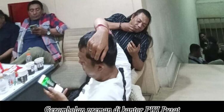 Kantor PWI Pusat Dijaga Gerombolan Bertampang Debt Collector, Siapa Mereka?