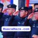 Panglima TNI H Agus Subianto SE MSi Sematkan Brevet Kehormatan Hiu Kencana Kepada Presiden Joko Widodo di atas KRI RJW-992