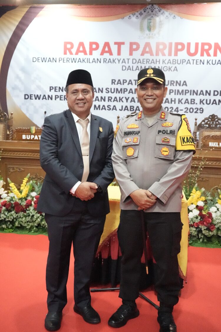 Kapolres Kuansing AKBP Pangucap, S.IK MH Hadiri Rapat Paripurna Pengucapan Sumpah/Janji Pimpinan Definitif DPRD Kabupaten Kuansing Masa Jabatan 2024-2029